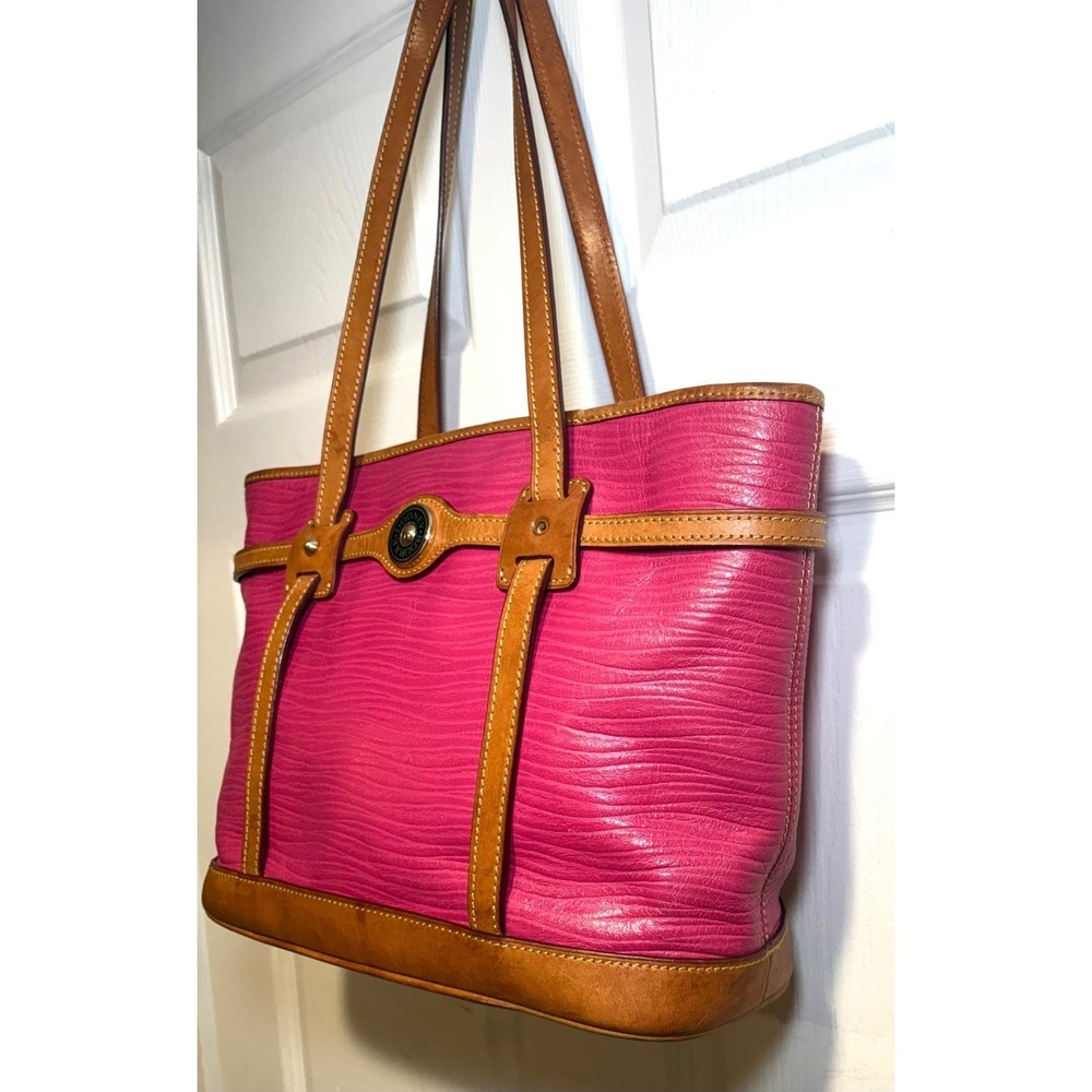 Dooney & Bourke Pink Wave Ripple Textured Leather Logo Lock Shopper Tote Bag - Picture 2 of 11